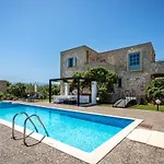 Beachfront Villa Turquoise With Private Pool, Bbq And Ping Pong Table