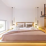 Arch 4 Luxury Living , Room II