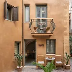 Kom House