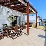 Central Penthouse In Quiet Neighborhood Near Sandy Beach