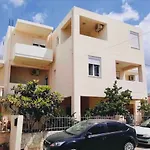 Beachfront Lux Apartments & Gym 4