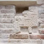 Casa Athelia: Traditional Home, Local Neighborhood