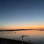 Rika\'S Seaside Apartments