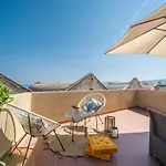 Solis Maisonette With Jacuzzi!!