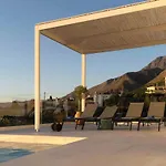 Villa Oxygen