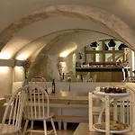 Elia Zampeliou Suites