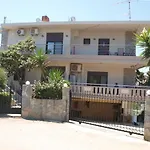 Julia House