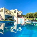 Seaview Apartment With Shared Pool, Almyrida