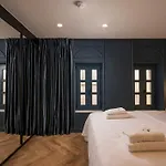 To Ble Hani, The Old Town House