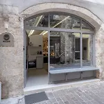 Malmaki, A Street View Apartment