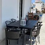Christina_Apt