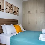 Central Apt. With Parking - 3 Min From Old Port