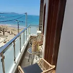 Rika\'S Sea View Apartment