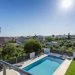 Crystal Waves Lux Villa-Homeleader