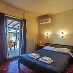 Villa Chloe - Amazing View Villa With Swimming Pool