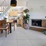 Eliva House