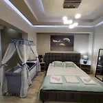 Rika\'S Luxury Seaside Apartment