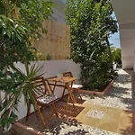 Antigonis Garden House