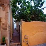 Johns Studio - Venetian Port