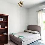 Beautiful Apartment In Chania