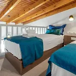 Rena\'S Rustic Retreat