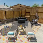 Rena\'S Rustic Retreat