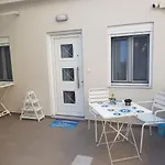 Στούντιο Χαρούμενων Ταξιδιωτών