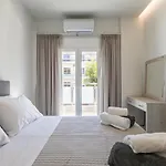 Neaira City Apartment Near The Beach