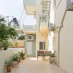 Blue Iris: Stylish Apartment Just 10 Minutes Walk From Old Town Chania