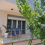 Chania Sweet Ground-Floor Apt