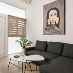 Leone Apartment