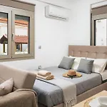 Modernpastel Studio-Near Old Port