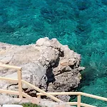 Villa Chloe By The Sea