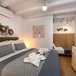 Bozzali Deluxe Hotel