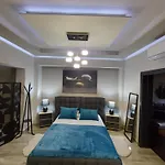 Rika\'S Luxury Seaside Apartment