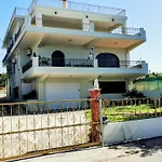 Scenic Seaview Apartment For Families & Groups