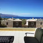 Scenic Seaview Apartment For Families & Groups