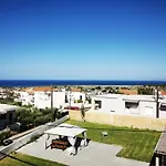Scenic Seaview Apartment For Families & Groups