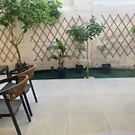 Leonidas House
