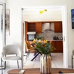 Nama -Central Vacation Rental With Free Parking Only 900M Far From Venetian Port And Beach!