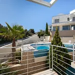 Ashlin Seaside Luxury Apartment
