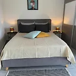 Zonapartments A Sea View-City Center