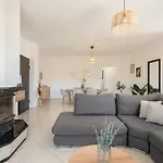 Sol Luxury Apartment - Close To The Beach With A Private Mini Pool