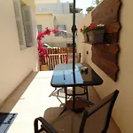 Ellis Home With Private Entrance And Nice Veranda