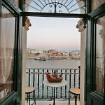 Casa Leone Hotel