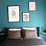 Down Town Apartment 27A