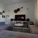 Zoi\'S Apartment