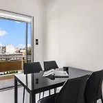Uplevel Apartment, City & Sea View Next To Old Port