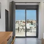 Aromi Apartments
