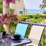 Elias 3-Bedroom Villa On The Beach With Pool